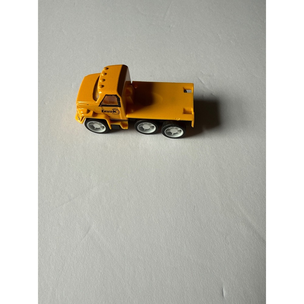 Yellow Flatbed Semi Truck Toy Diecast Construction Vehicle 3-Axle Miniature